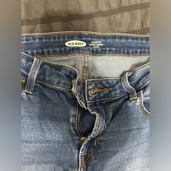 Old Navy RockStar Low Rise Super Skinny - Picture 4 of 7
